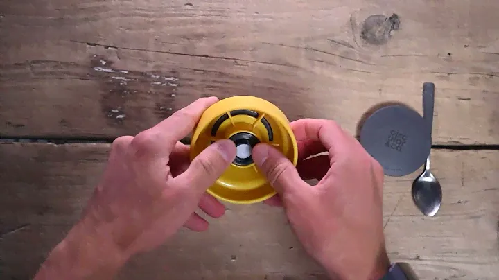 Circular Cup - How to clean the lid of your cup!