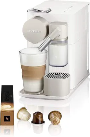 Кофемашина с насадкой для вспенивания молока, белая Nespresso Lattissima One De`Longhi