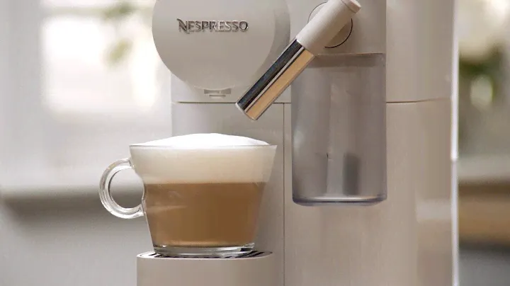 Máquina de Café Nespresso Lattíssima One, 19 Bar - F111