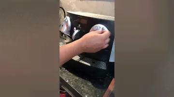 Nespresso Gemini CS 200 Apresentação