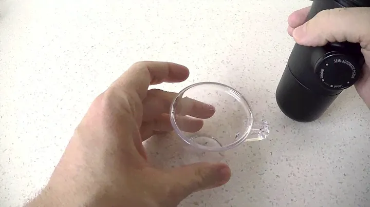Ручная мини-кофемашина Wacaco (MINIPRESSO NS), капсулы Nespresso